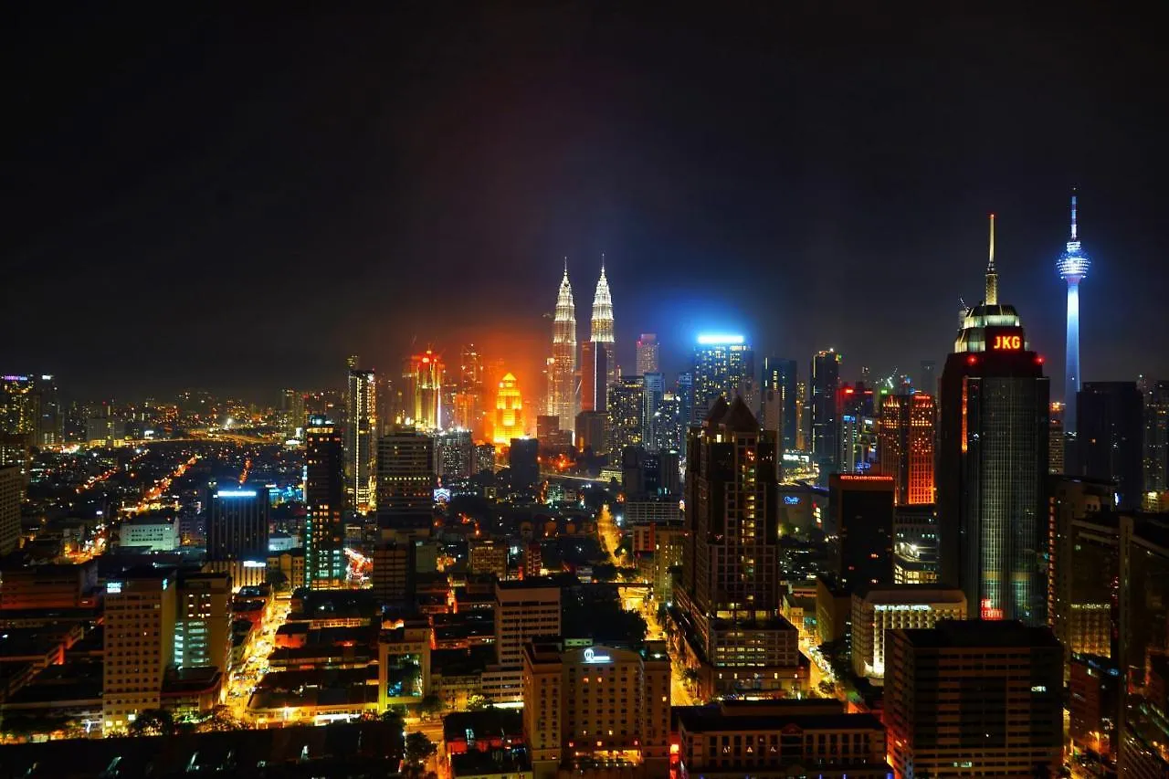 Kl City 2 Room In Regalia Suites @ Klcc View Infinity Pool Kuala Lumpur Ma­lay­sia